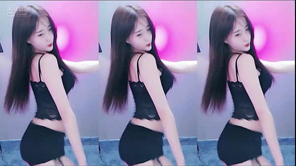 Gái Trung Quốc nhảy thang áo ren màu đen